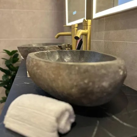Prestige With Private Hot Tub Sauna Balneotherapy Apartmán Soissons