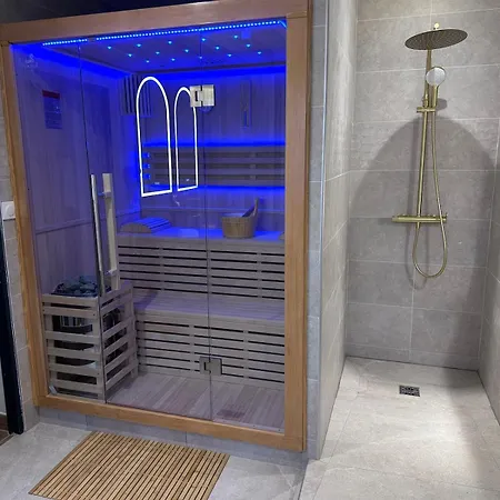 Prestige With Private Hot Tub Sauna Balneotherapy *